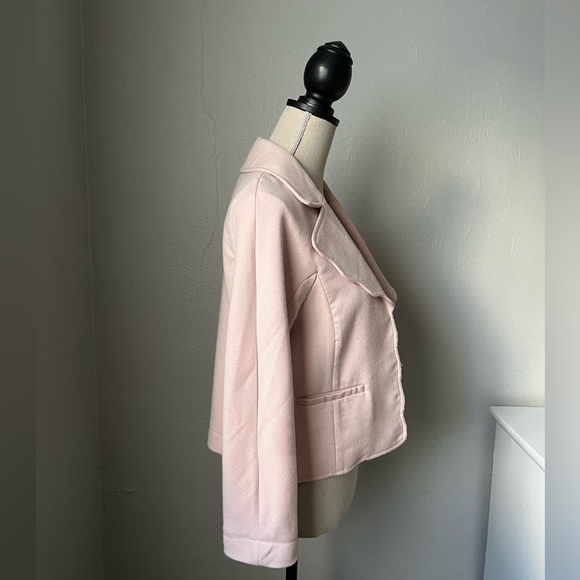 Elevenses scallop breast pink cropped
blazer from Anthropologie Size Small - Picture 7 of 13